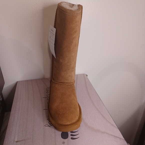 BearPaw Sheepskin Boots NWT - Picture 5 of 8